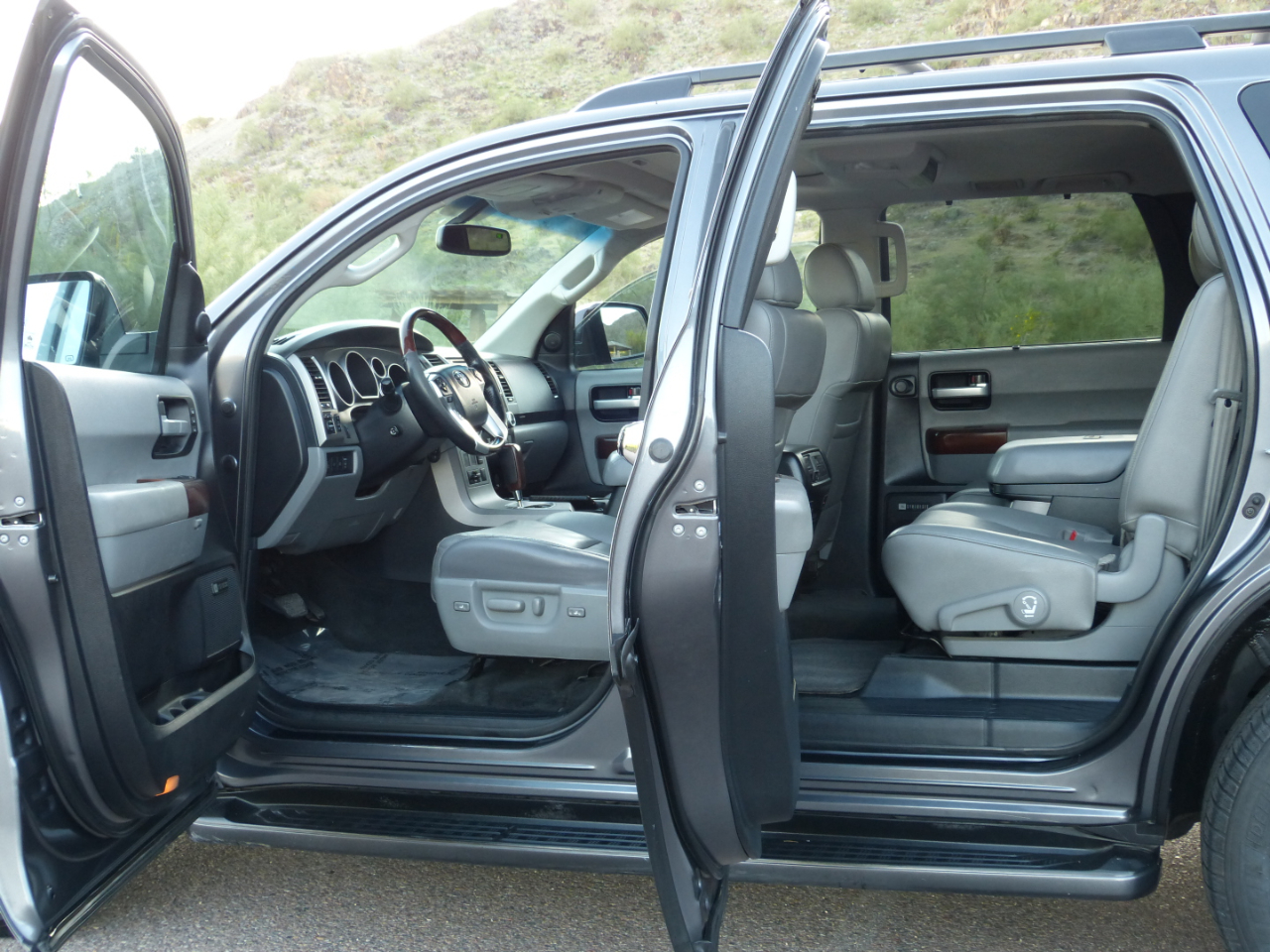 Toyota Sequoia Plantium 2WD 2014 Toyota Sequoia Plantium 2WD 2014