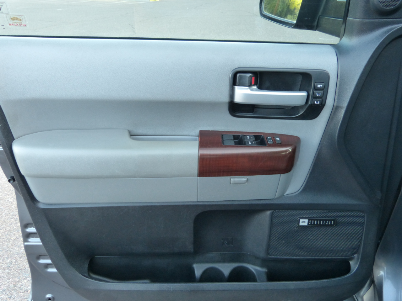 Toyota Sequoia Plantium 2WD 2014 Toyota Sequoia Plantium 2WD 2014