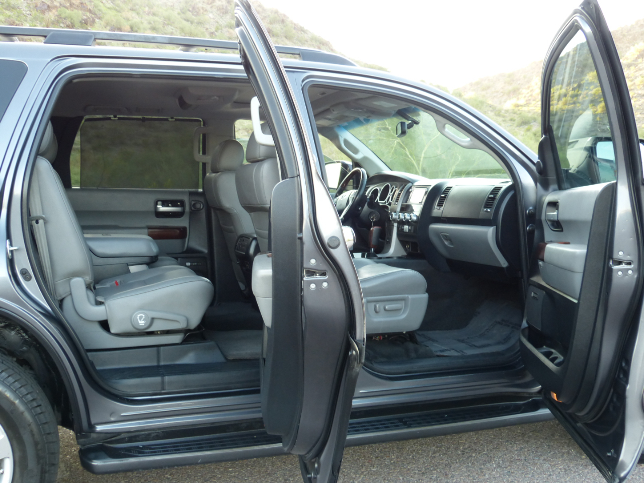 Toyota Sequoia Plantium 2WD 2014 Toyota Sequoia Plantium 2WD 2014