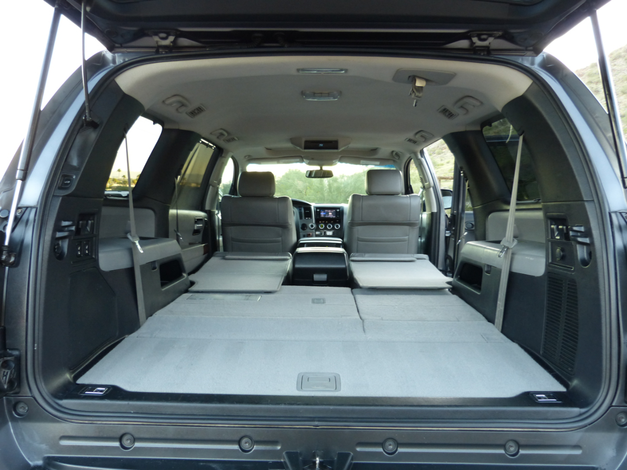 Toyota Sequoia Plantium 2WD 2014 Toyota Sequoia Plantium 2WD 2014