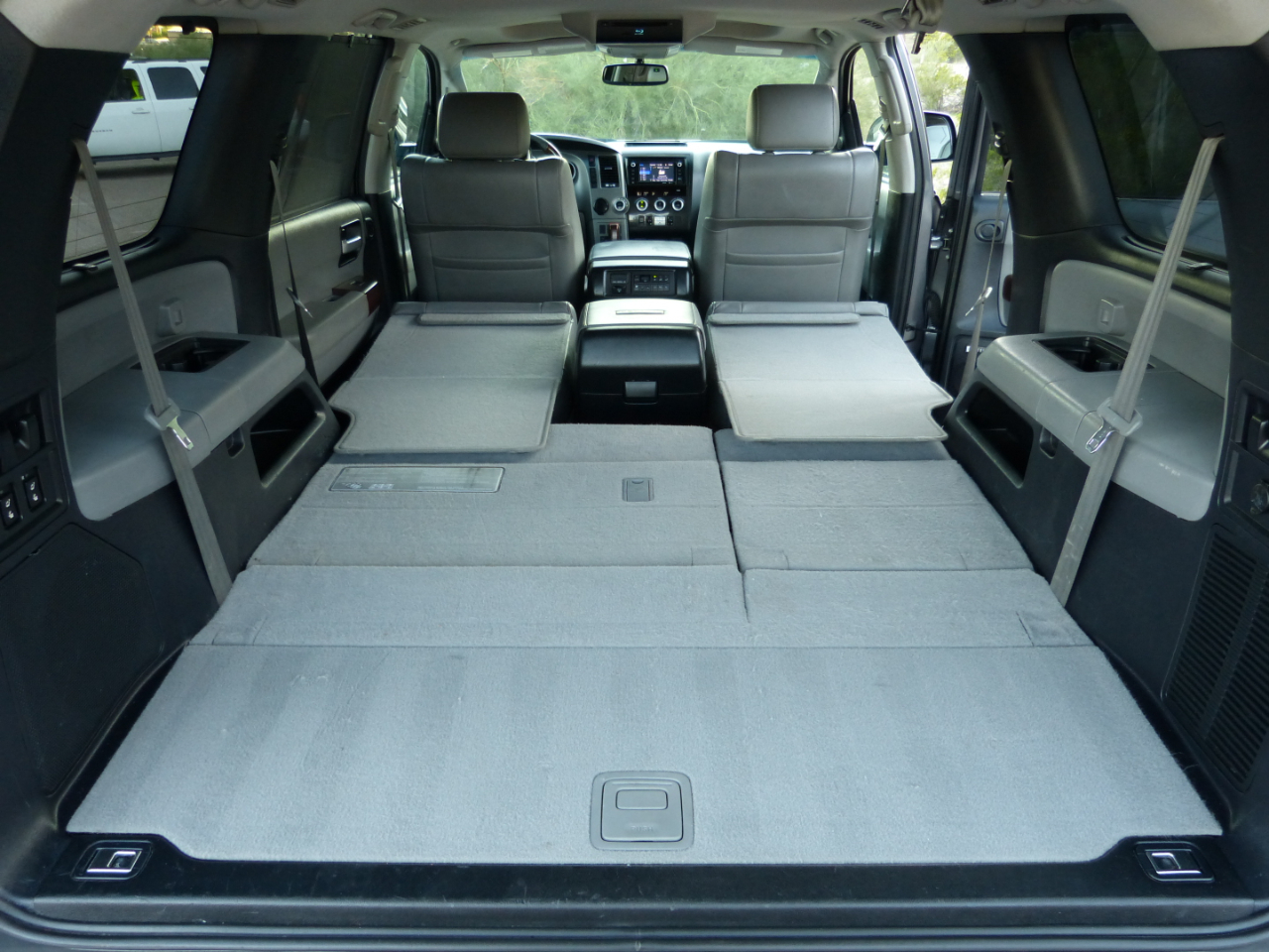 Toyota Sequoia Plantium 2WD 2014 Toyota Sequoia Plantium 2WD 2014