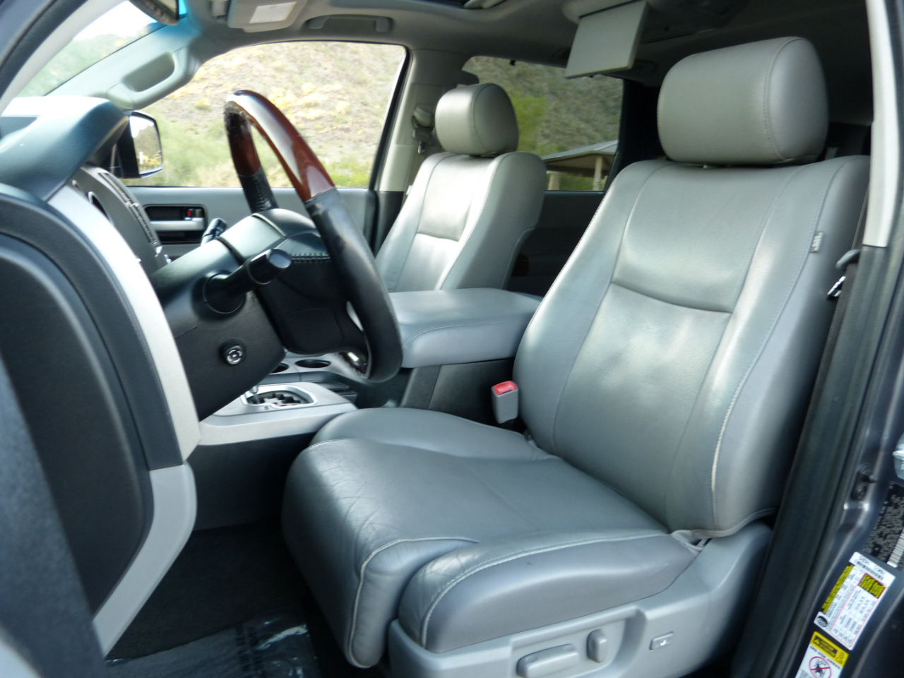 Toyota Sequoia Plantium 2WD 2014 Toyota Sequoia Plantium 2WD 2014