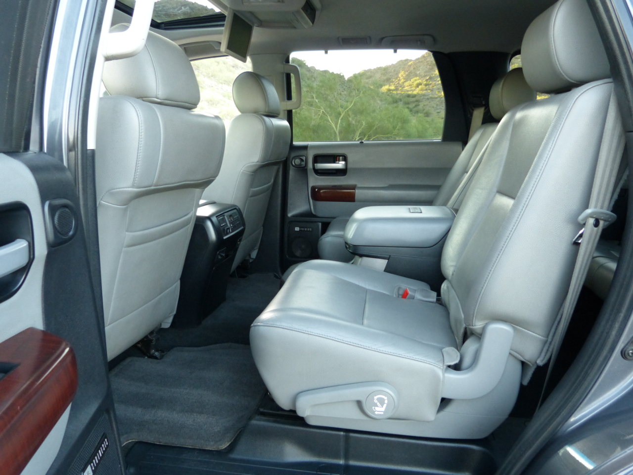 Toyota Sequoia Plantium 2WD 2014 Toyota Sequoia Plantium 2WD 2014