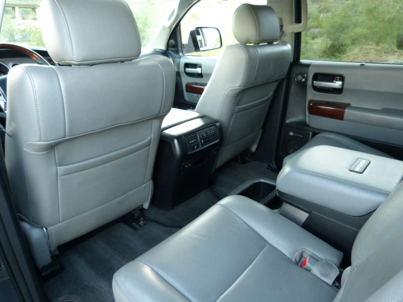 Toyota Sequoia Plantium 2WD 2014 Toyota Sequoia Plantium 2WD 2014