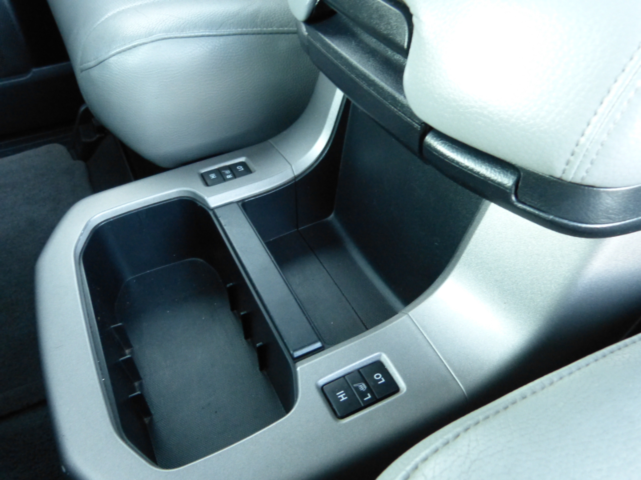 Toyota Sequoia Plantium 2WD 2014 Toyota Sequoia Plantium 2WD 2014