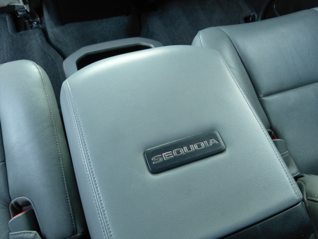 Toyota Sequoia Plantium 2WD 2014 Toyota Sequoia Plantium 2WD 2014