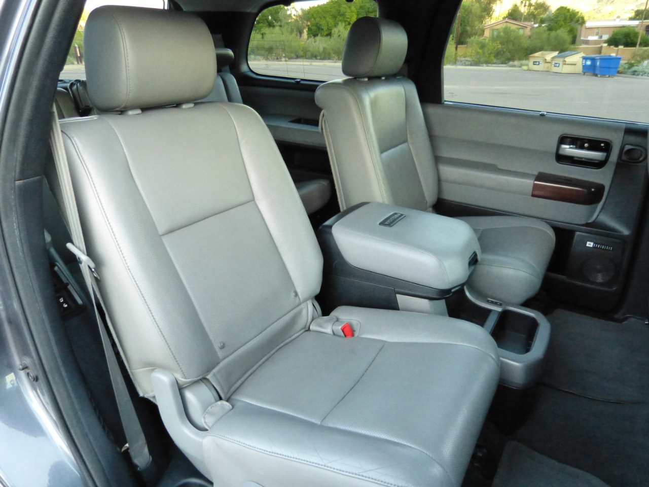 Toyota Sequoia Plantium 2WD 2014 Toyota Sequoia Plantium 2WD 2014