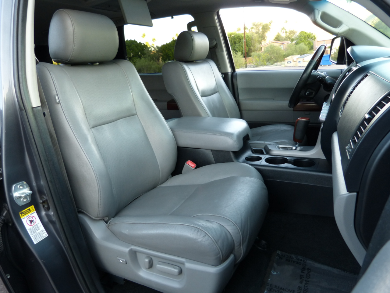 Toyota Sequoia Plantium 2WD 2014 Toyota Sequoia Plantium 2WD 2014