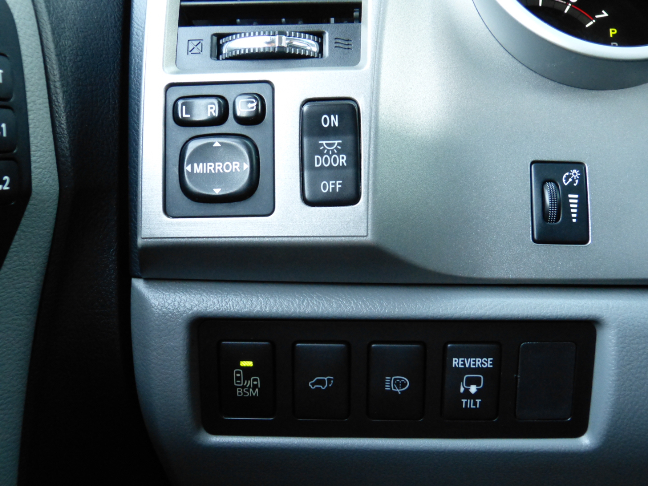 Toyota Sequoia Plantium 2WD 2014 Toyota Sequoia Plantium 2WD 2014