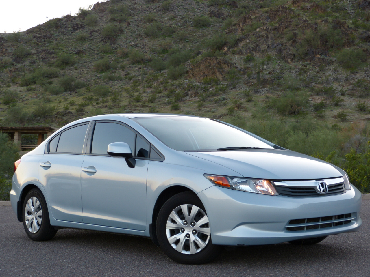 Honda Civic LX Sedan 5-Speed AT 2012 Honda Civic LX Sedan 5-Speed AT 2012