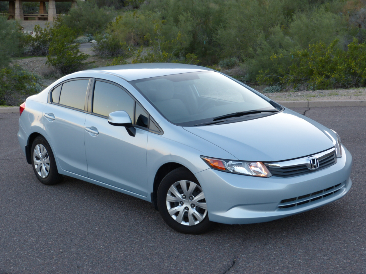 Honda Civic LX Sedan 5-Speed AT 2012 Honda Civic LX Sedan 5-Speed AT 2012