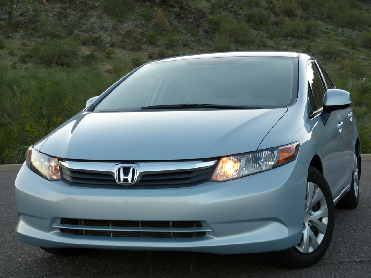 Honda Civic LX Sedan 5-Speed AT 2012 Honda Civic LX Sedan 5-Speed AT 2012