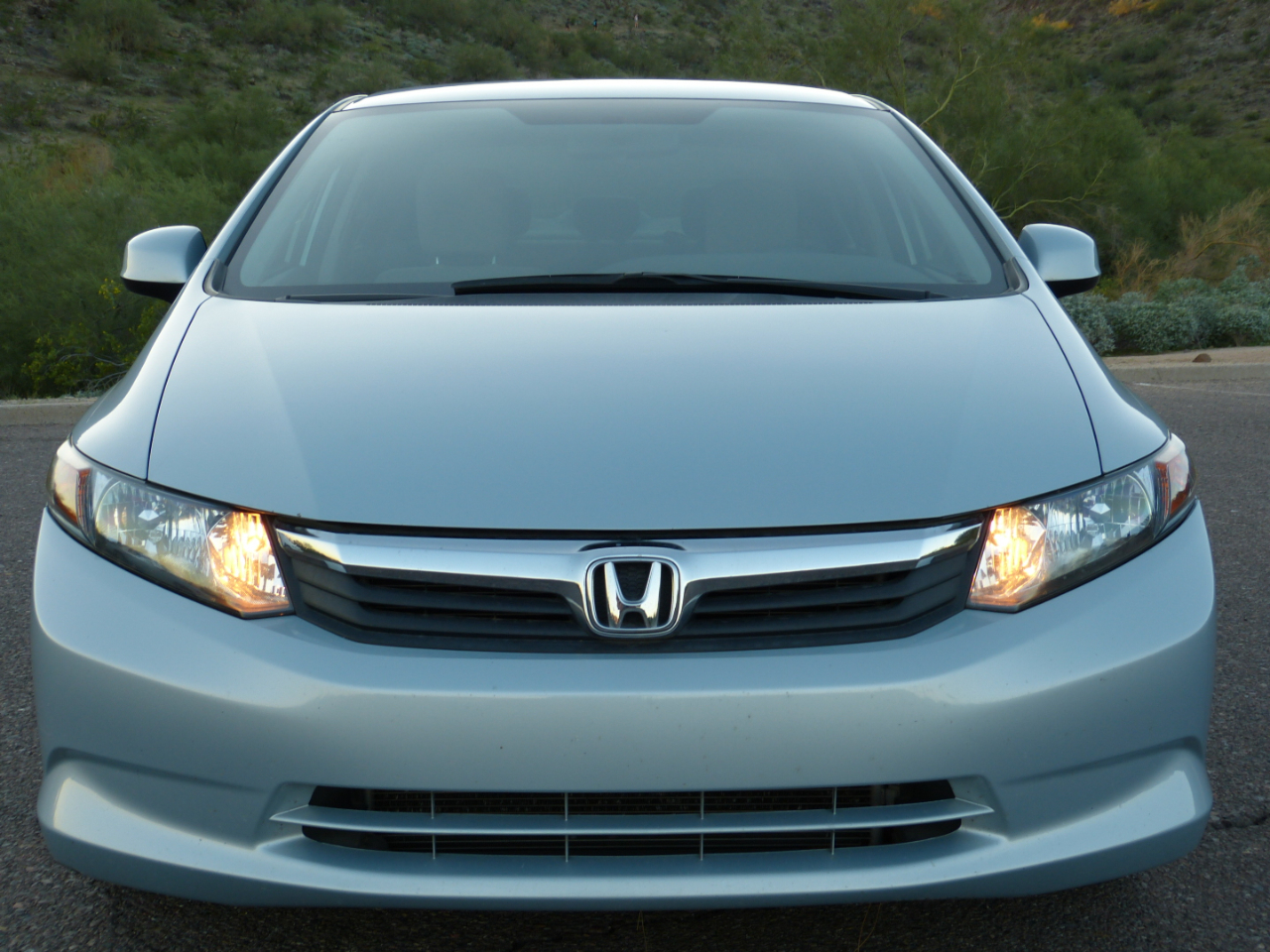 Honda Civic LX Sedan 5-Speed AT 2012 Honda Civic LX Sedan 5-Speed AT 2012