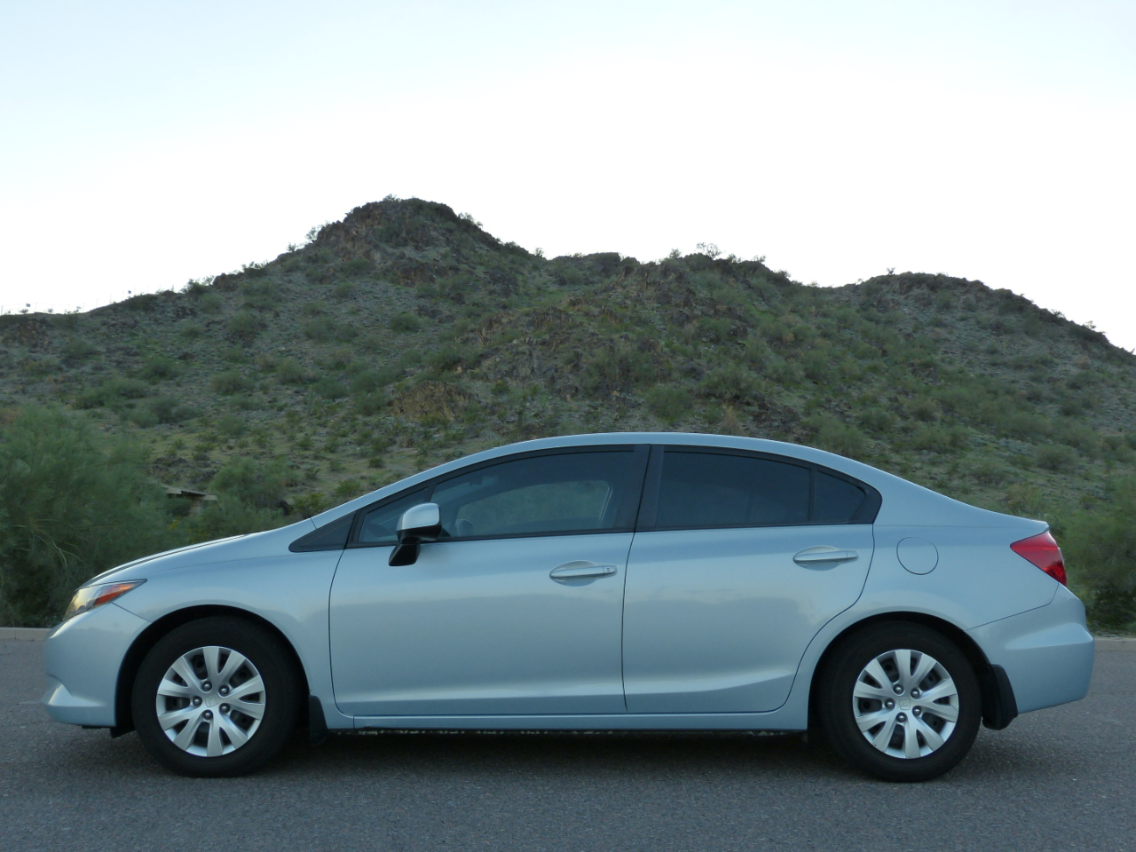 Honda Civic LX Sedan 5-Speed AT 2012 Honda Civic LX Sedan 5-Speed AT 2012