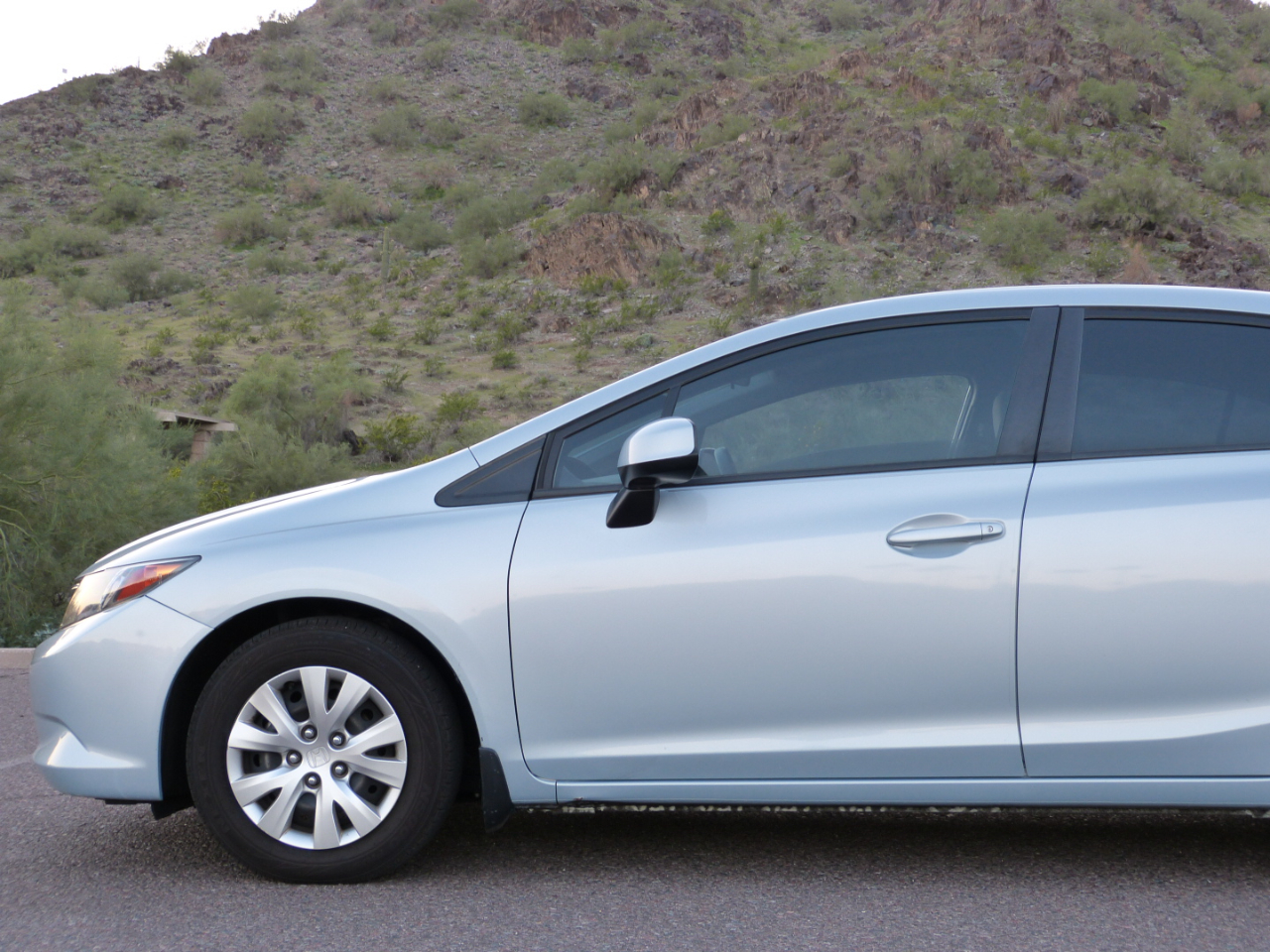 Honda Civic LX Sedan 5-Speed AT 2012 Honda Civic LX Sedan 5-Speed AT 2012