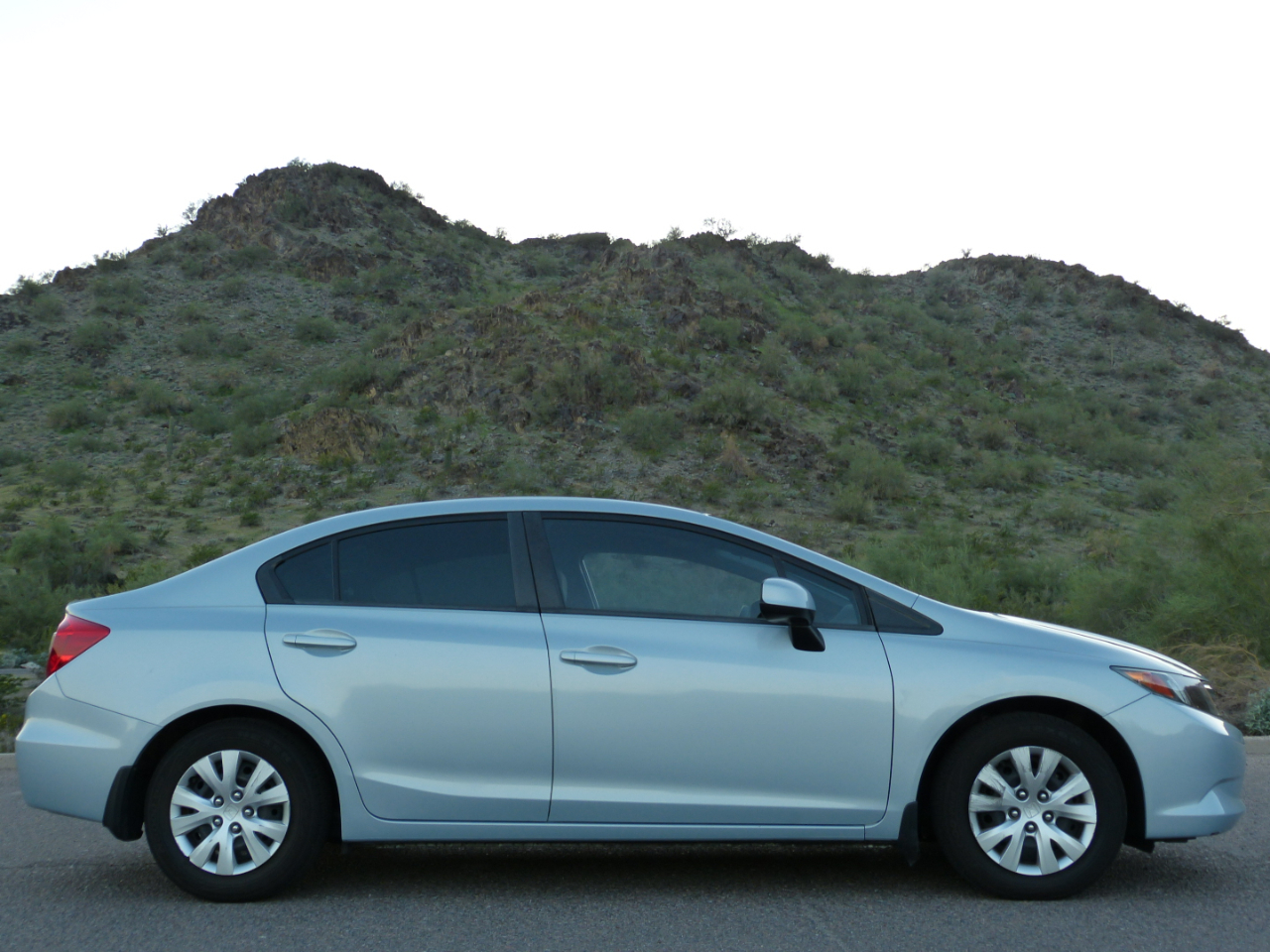 Honda Civic LX Sedan 5-Speed AT 2012 Honda Civic LX Sedan 5-Speed AT 2012