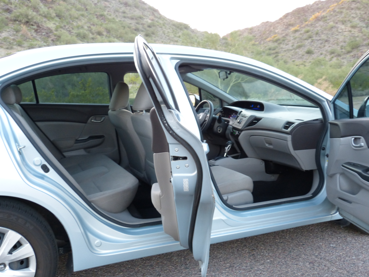 Honda Civic LX Sedan 5-Speed AT 2012 Honda Civic LX Sedan 5-Speed AT 2012