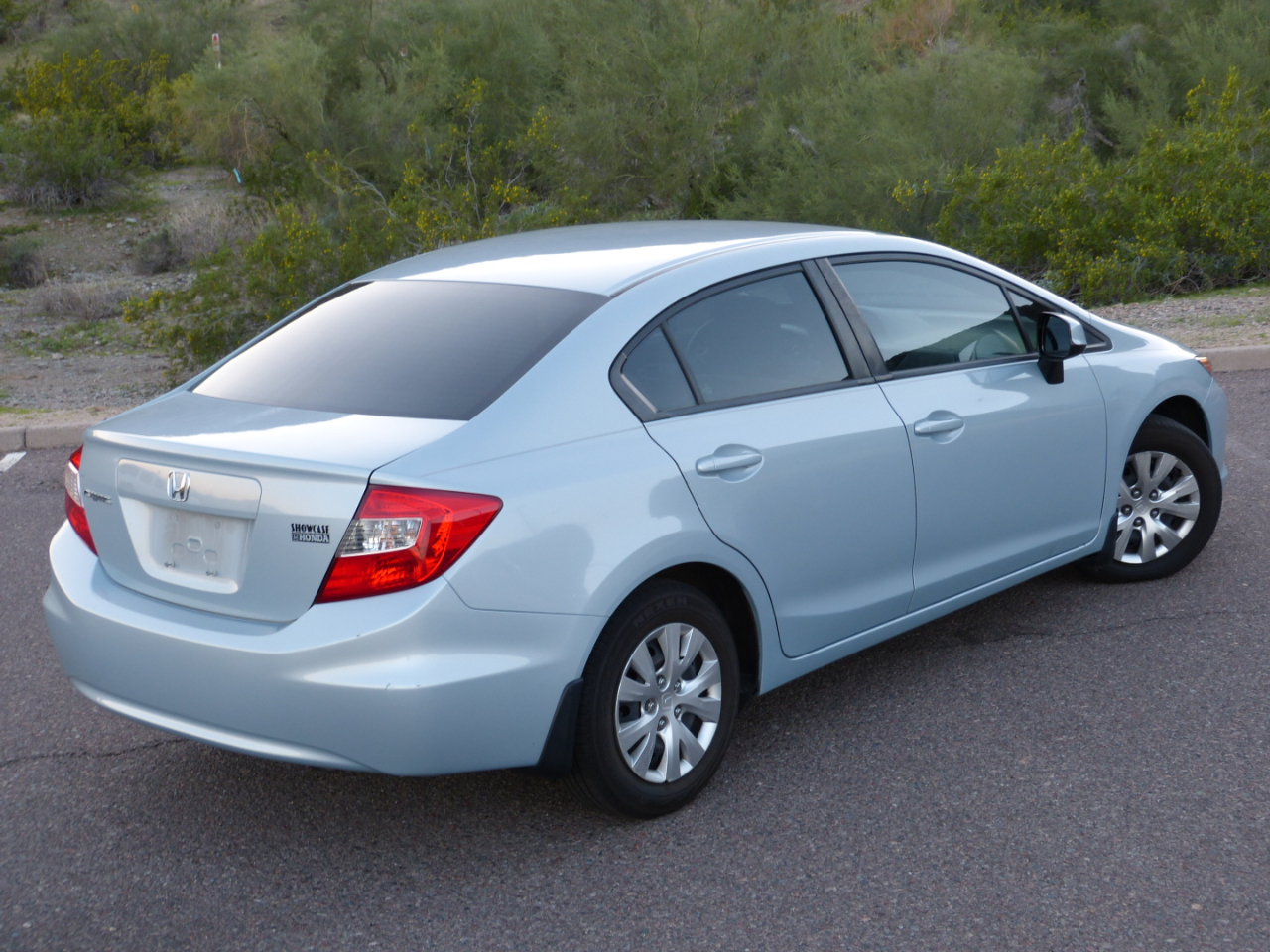 Honda Civic LX Sedan 5-Speed AT 2012 Honda Civic LX Sedan 5-Speed AT 2012