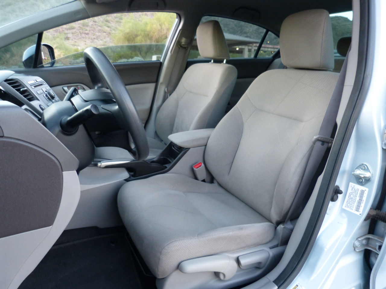 Honda Civic LX Sedan 5-Speed AT 2012 Honda Civic LX Sedan 5-Speed AT 2012