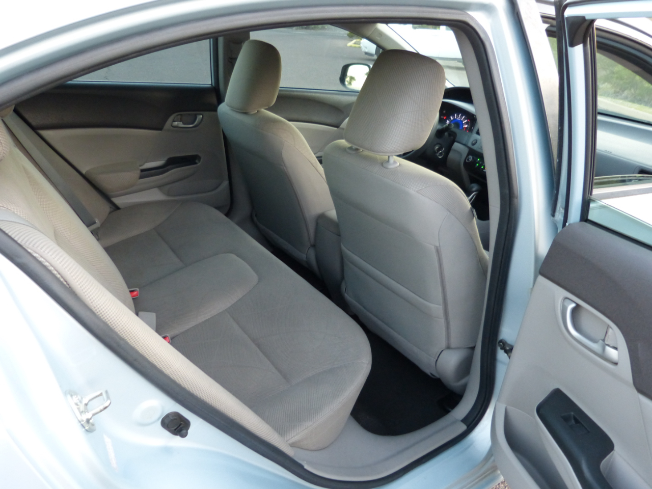 Honda Civic LX Sedan 5-Speed AT 2012 Honda Civic LX Sedan 5-Speed AT 2012