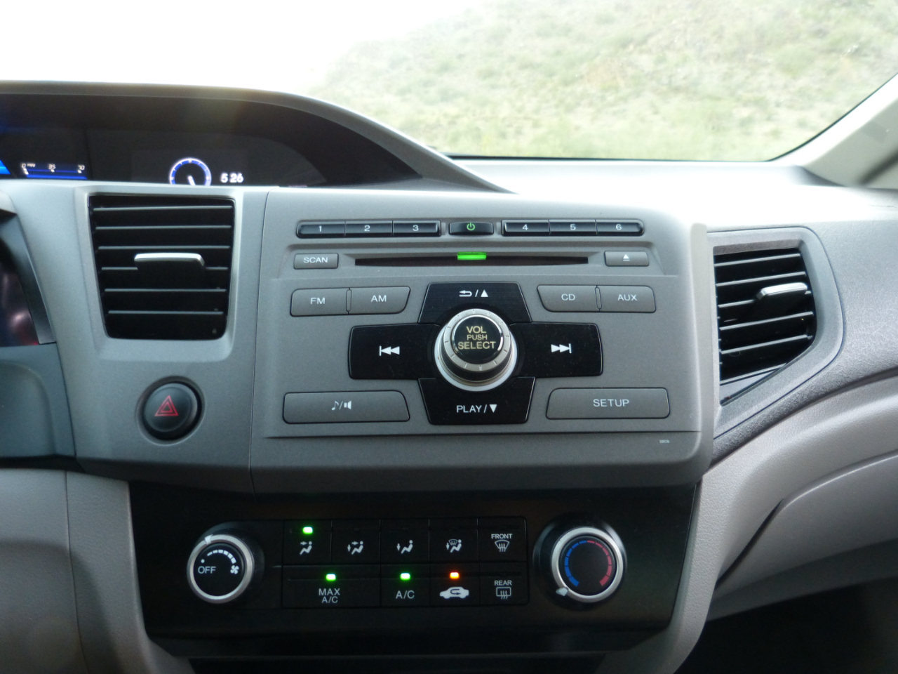 Honda Civic LX Sedan 5-Speed AT 2012 Honda Civic LX Sedan 5-Speed AT 2012