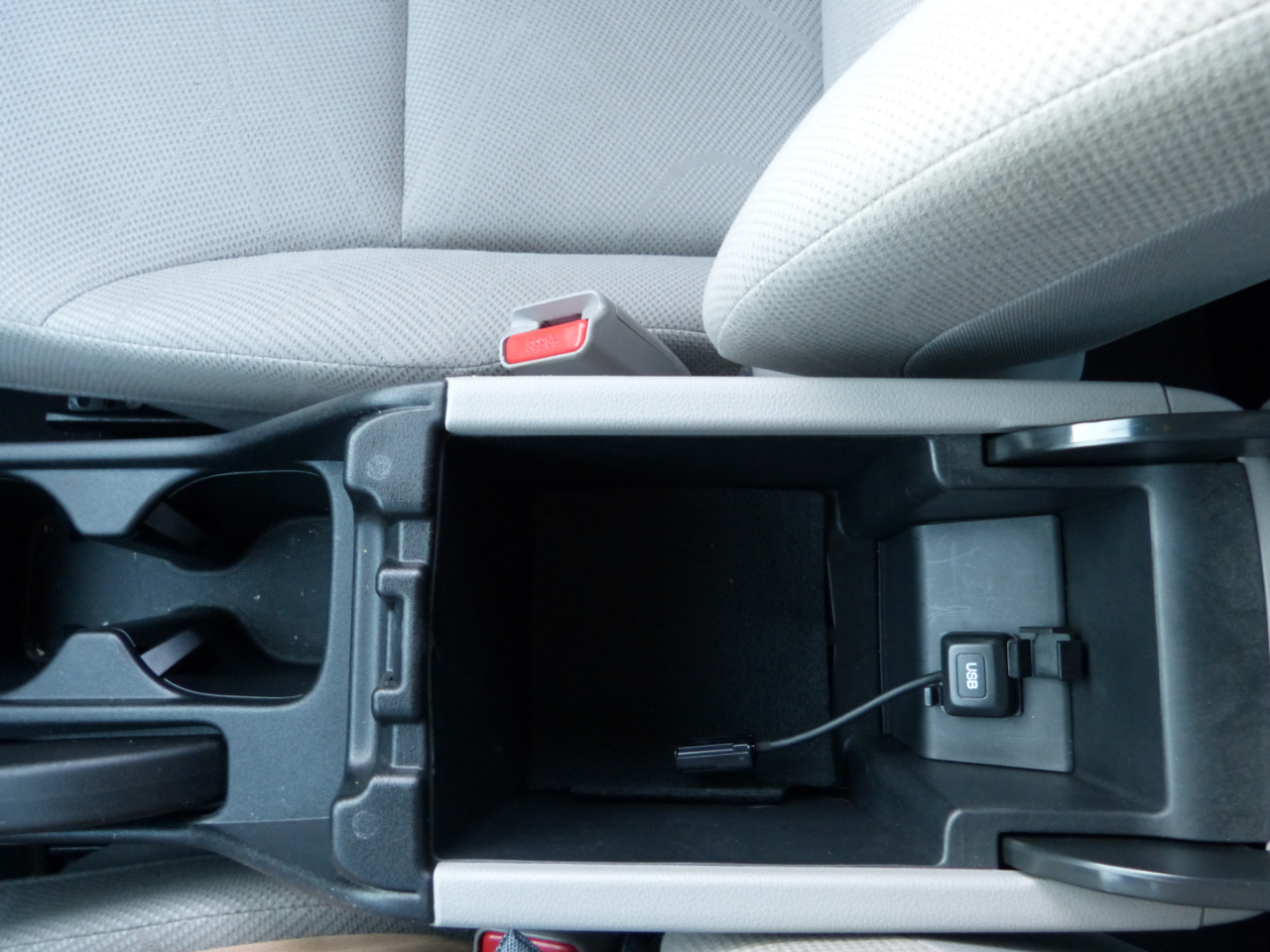 Honda Civic LX Sedan 5-Speed AT 2012 Honda Civic LX Sedan 5-Speed AT 2012