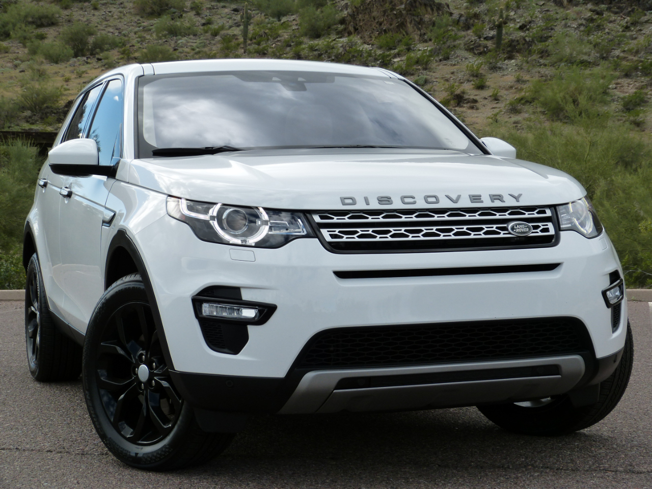 2019 Land Rover Discovery Sport HSE photo 2