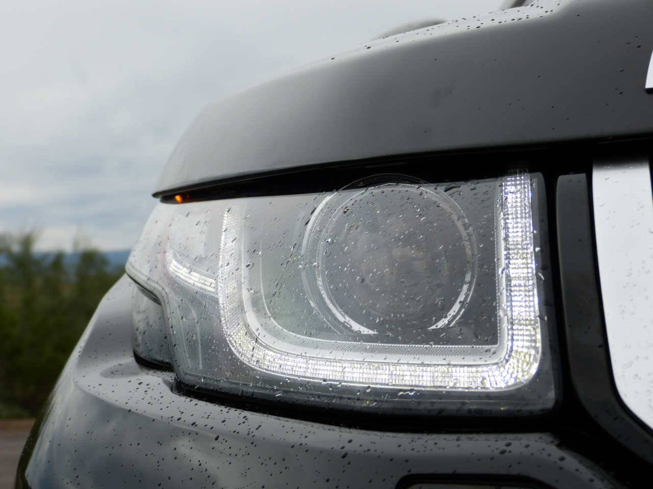 2018 Land Rover Range Rover Evoque SE photo 4