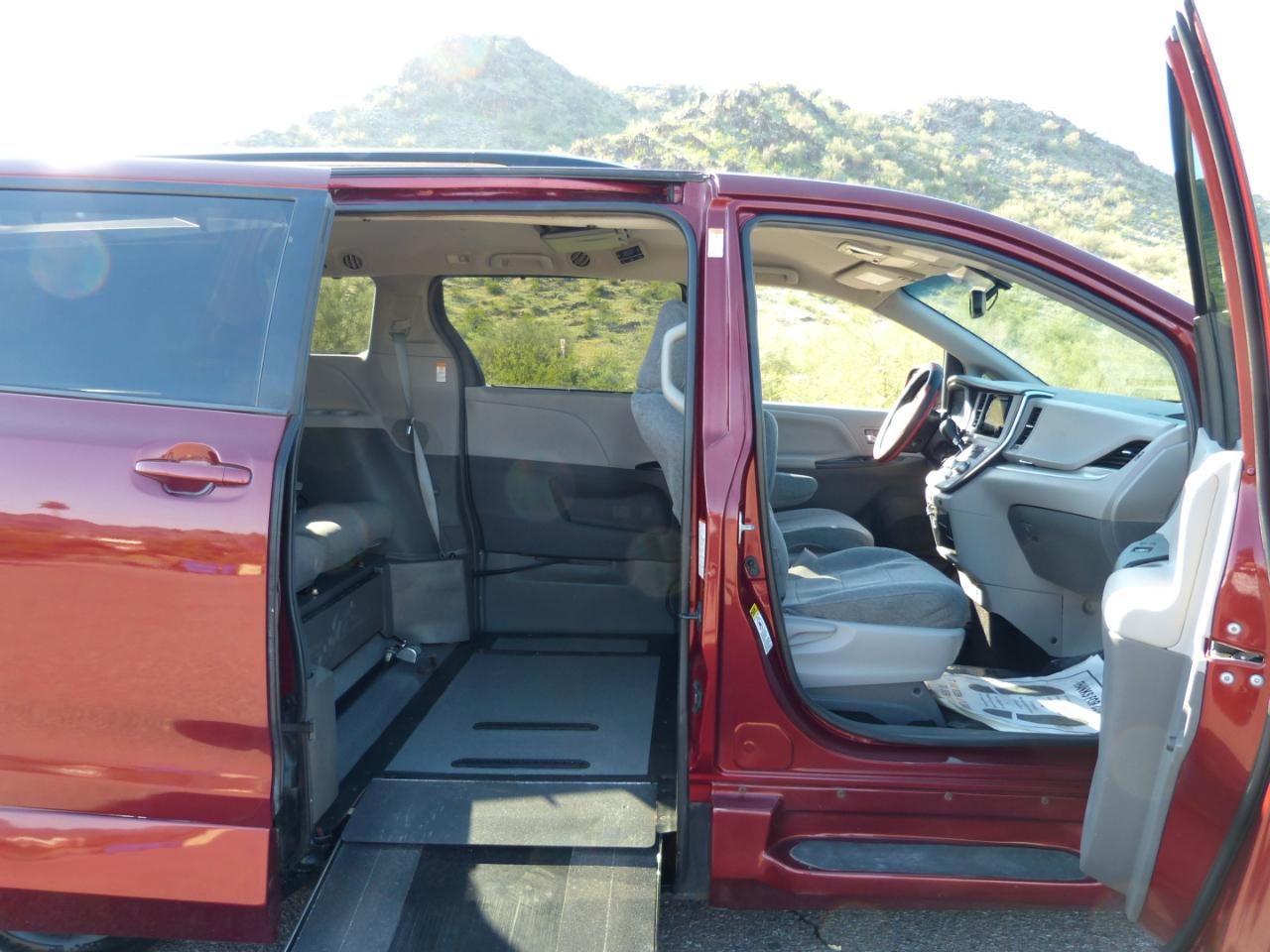 Toyota Sienna  2015