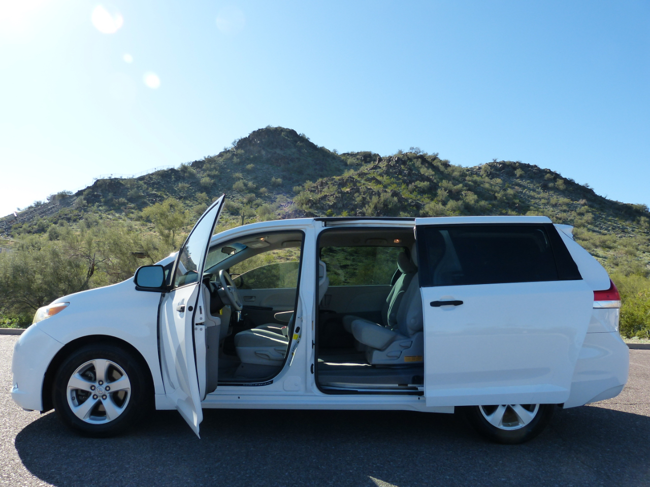 Toyota Sienna FWD 7-Passenger V6 2013