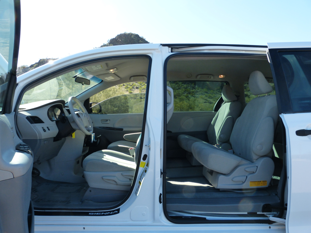 Toyota Sienna FWD 7-Passenger V6 2013