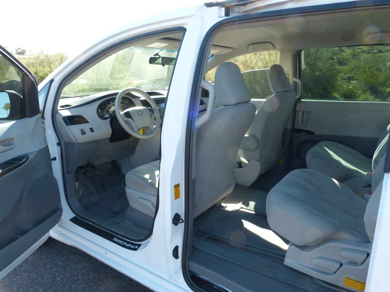 Toyota Sienna FWD 7-Passenger V6 2013