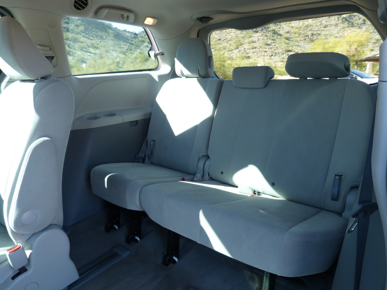 Toyota Sienna FWD 7-Passenger V6 2013
