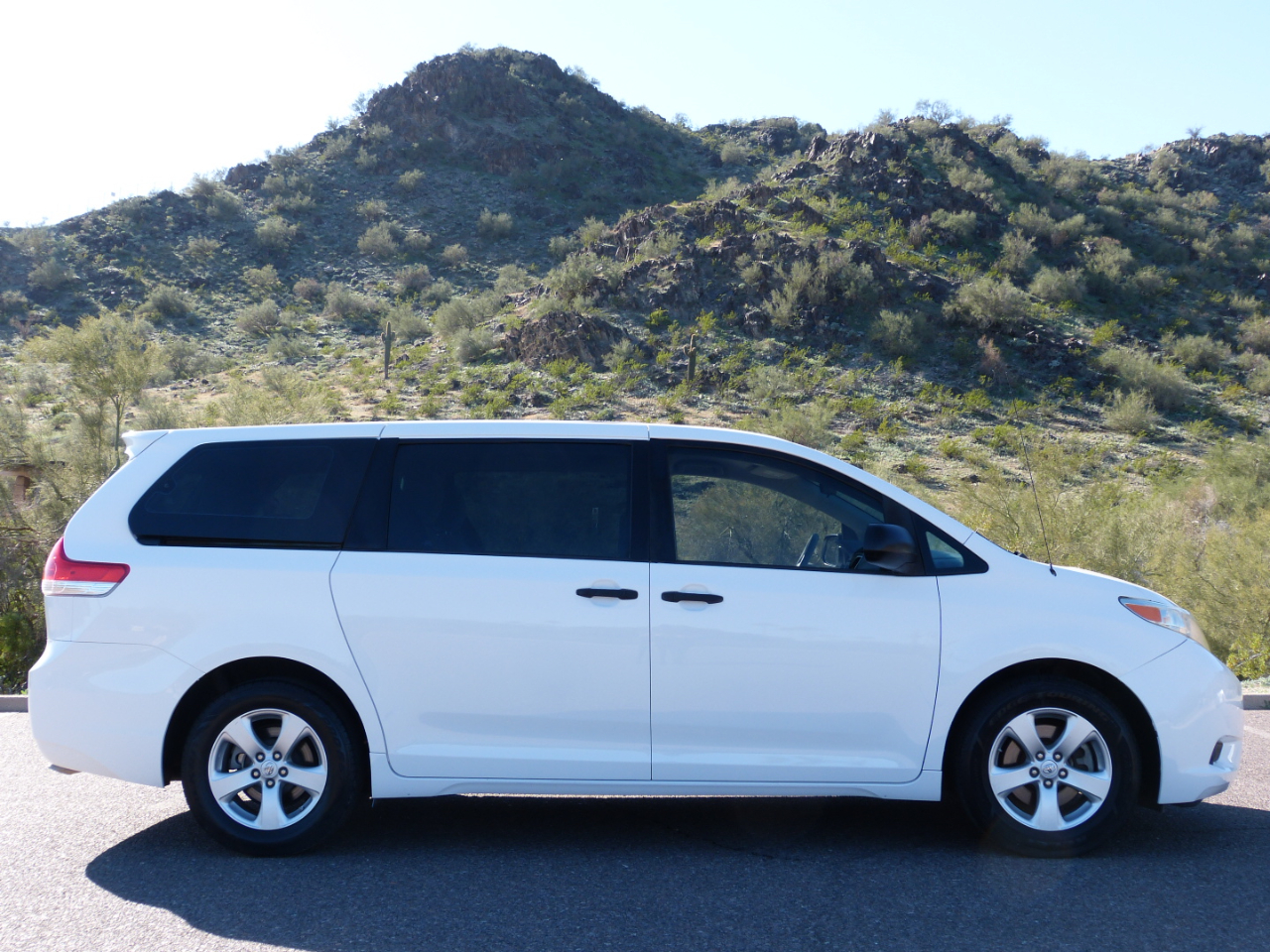 Toyota Sienna FWD 7-Passenger V6 2013