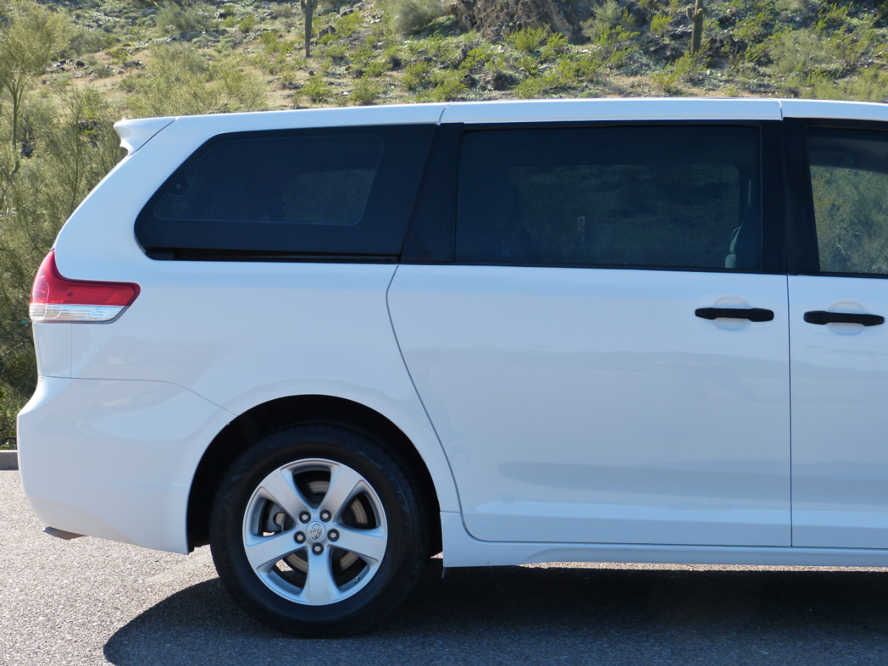 Toyota Sienna FWD 7-Passenger V6 2013