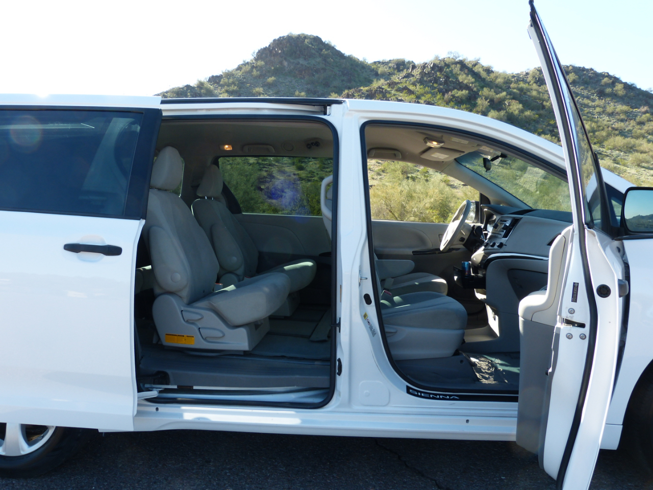 Toyota Sienna FWD 7-Passenger V6 2013