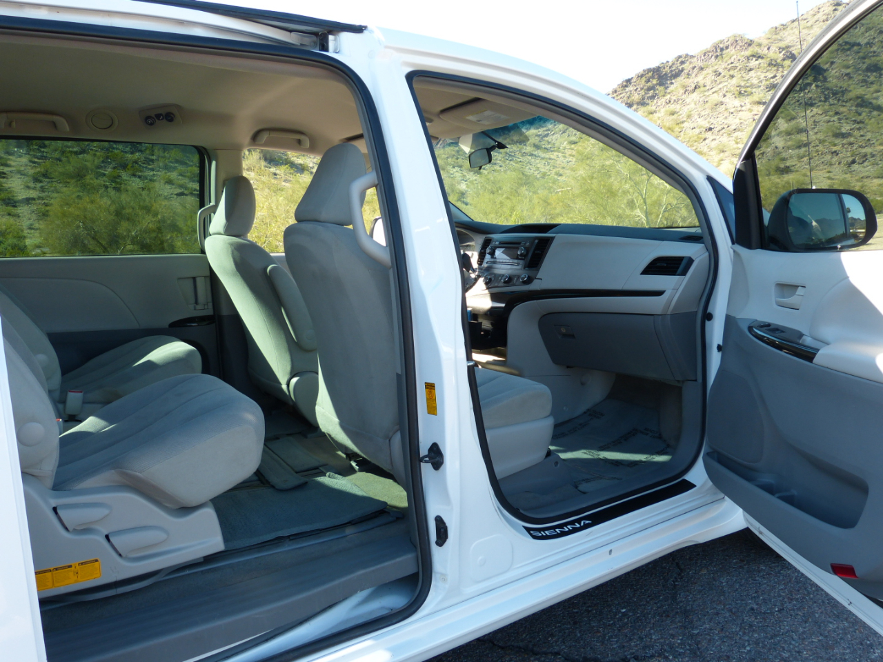 Toyota Sienna FWD 7-Passenger V6 2013