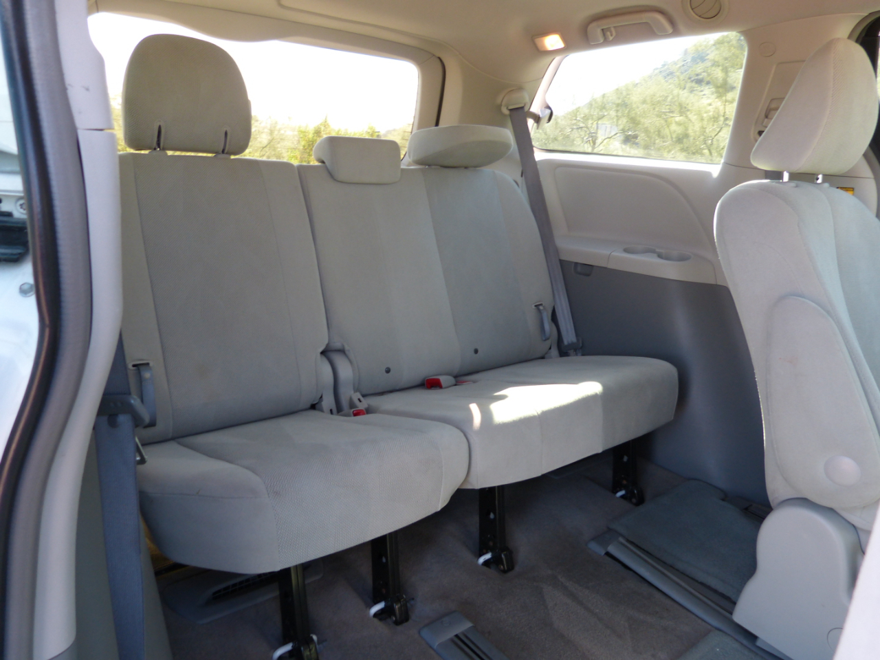 Toyota Sienna FWD 7-Passenger V6 2013