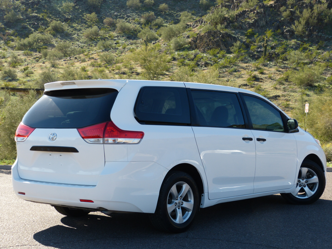 Toyota Sienna FWD 7-Passenger V6 2013