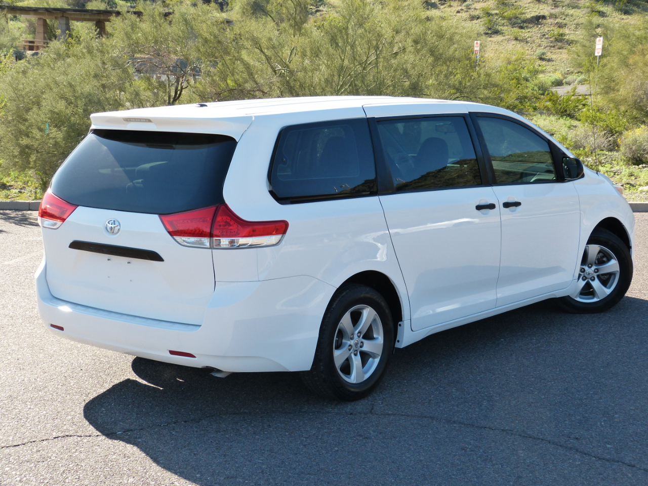 Toyota Sienna FWD 7-Passenger V6 2013