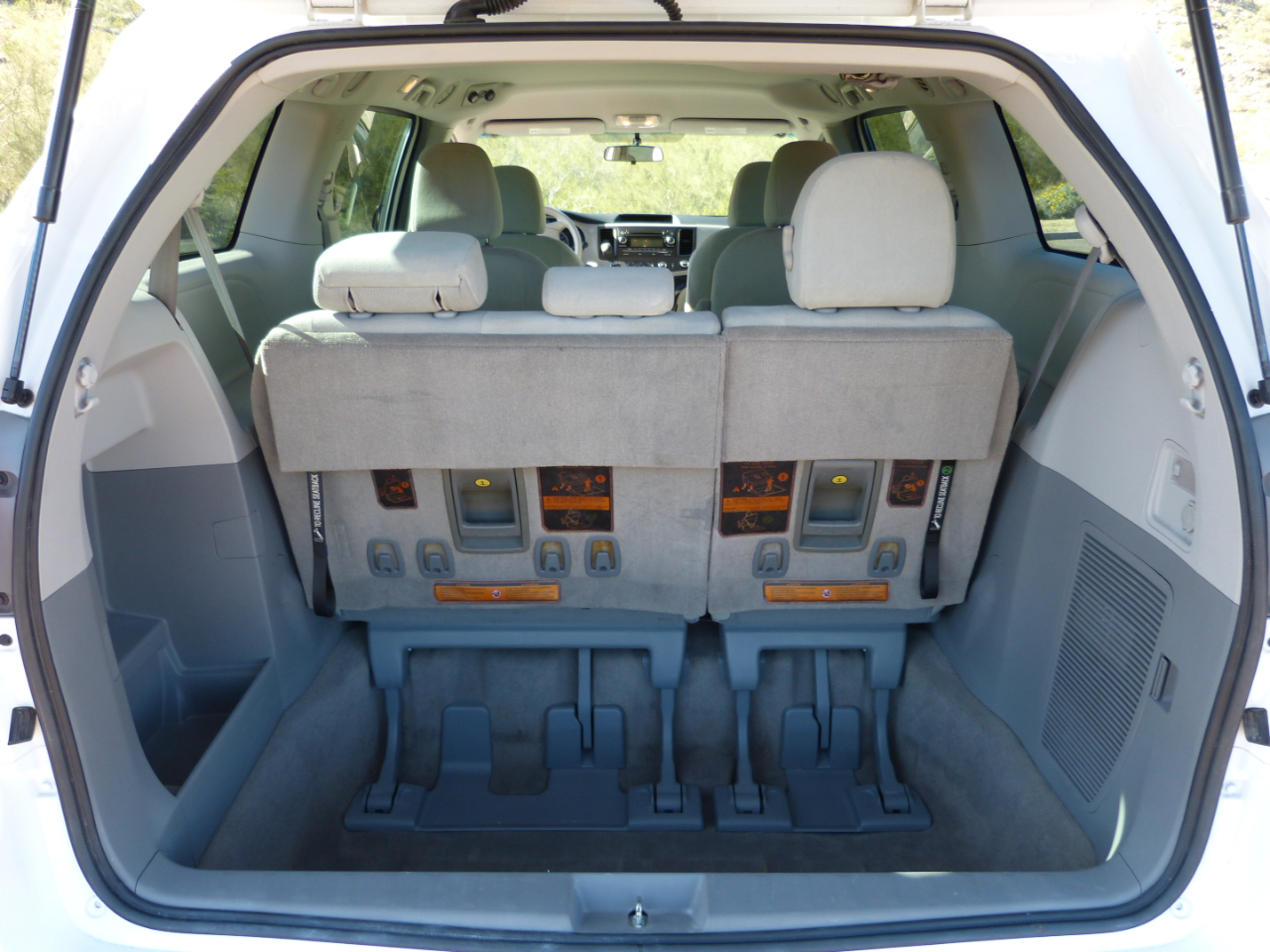 Toyota Sienna FWD 7-Passenger V6 2013
