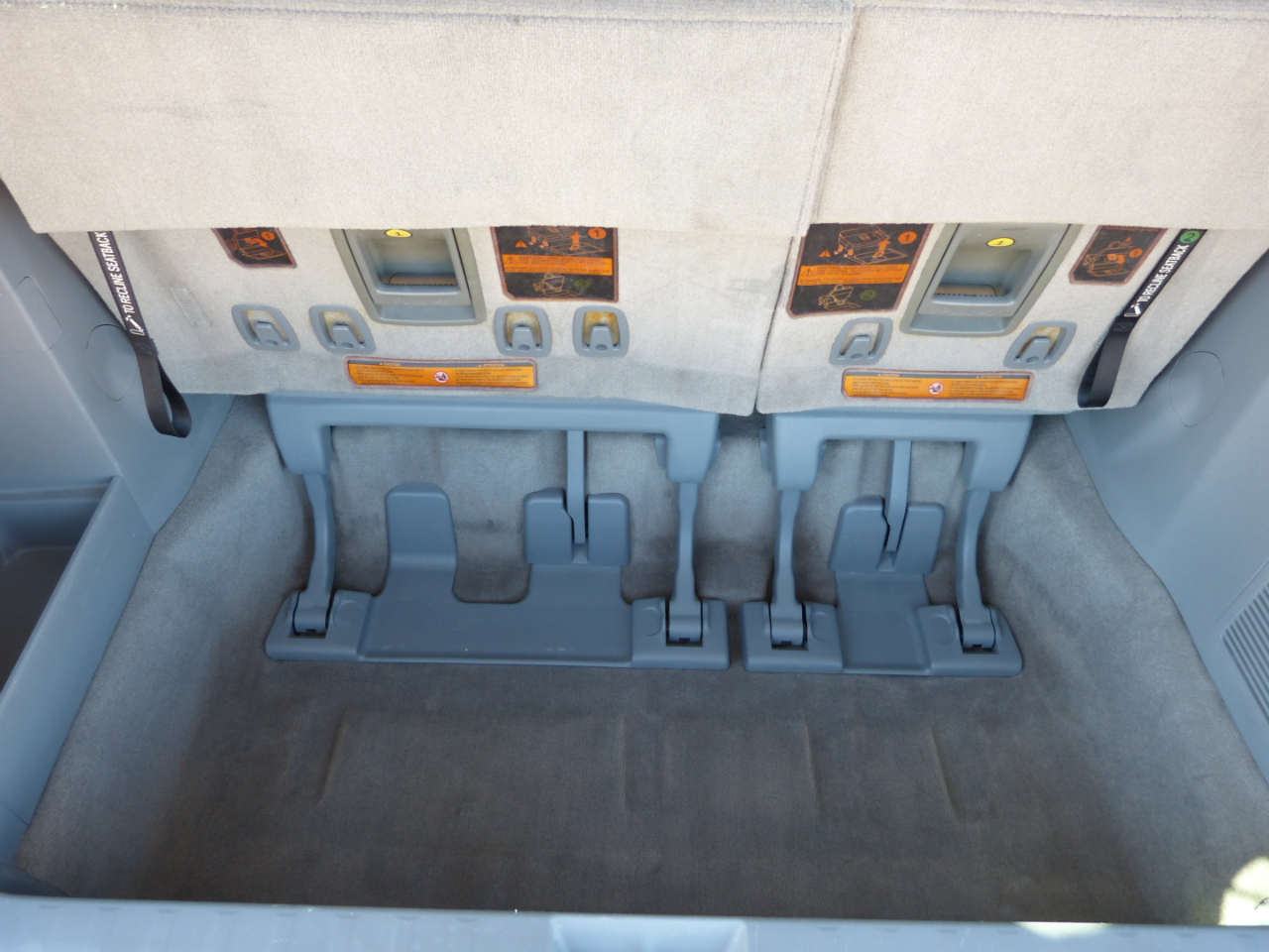 Toyota Sienna FWD 7-Passenger V6 2013