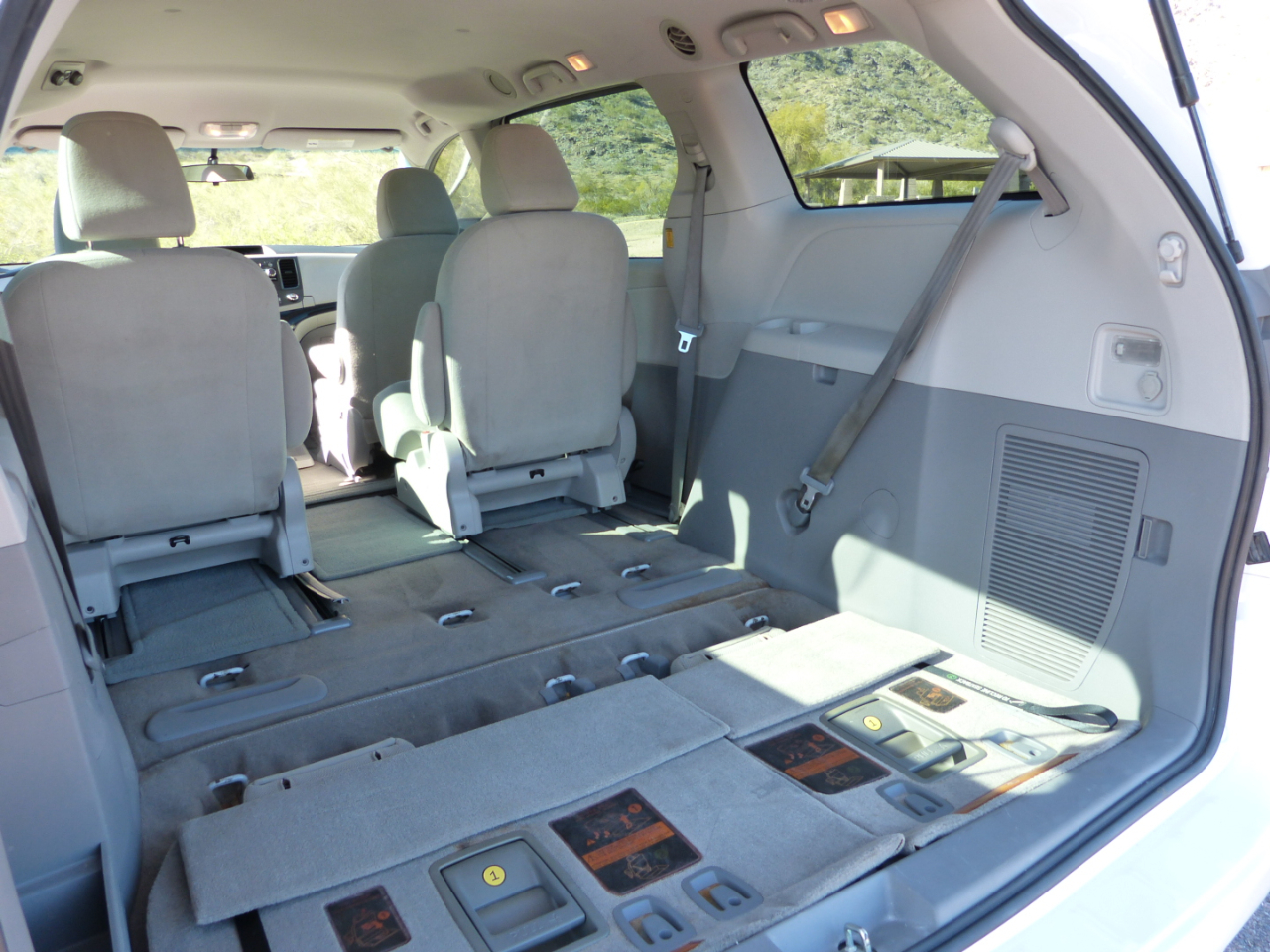 Toyota Sienna FWD 7-Passenger V6 2013