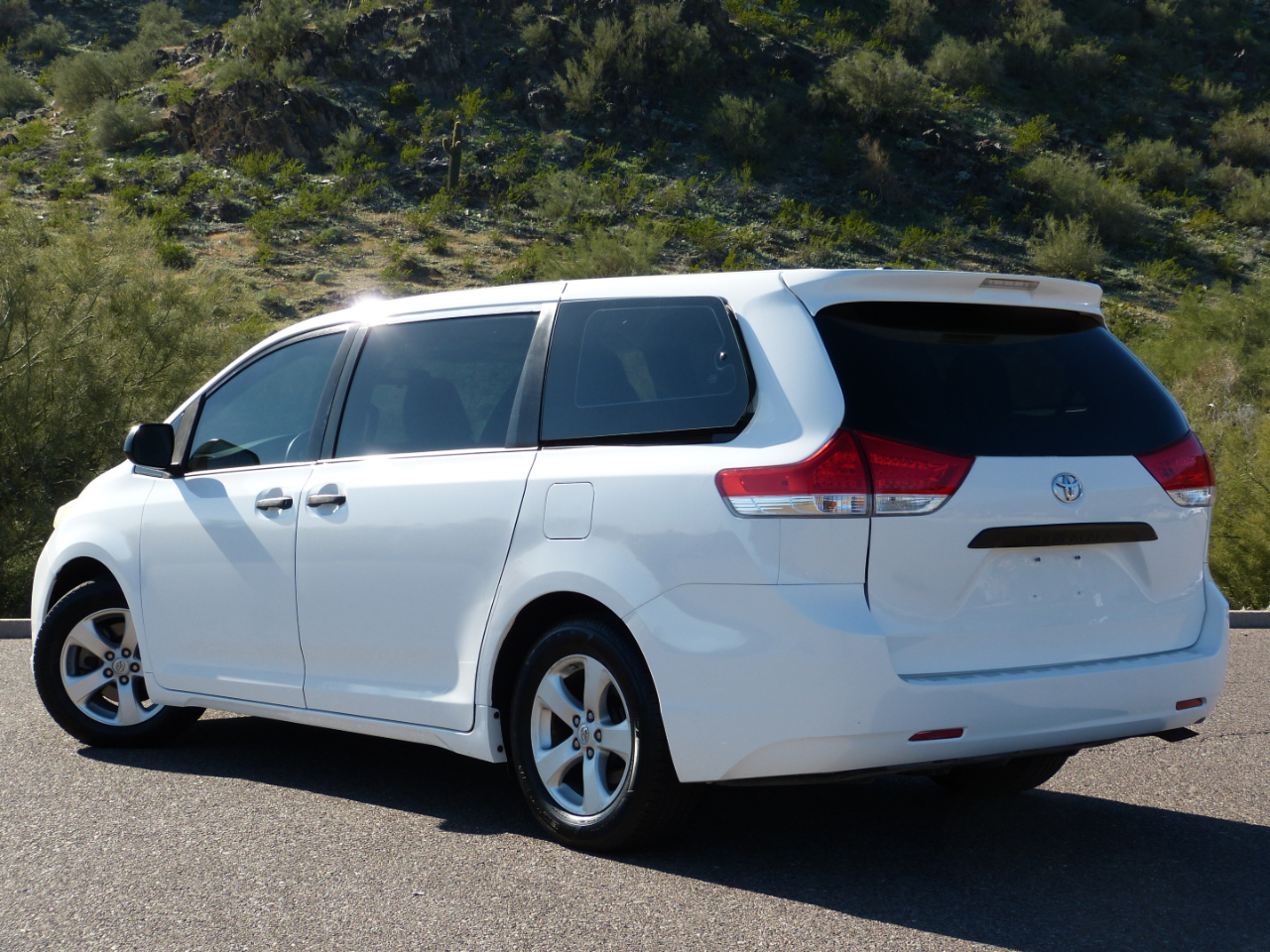 Toyota Sienna FWD 7-Passenger V6 2013