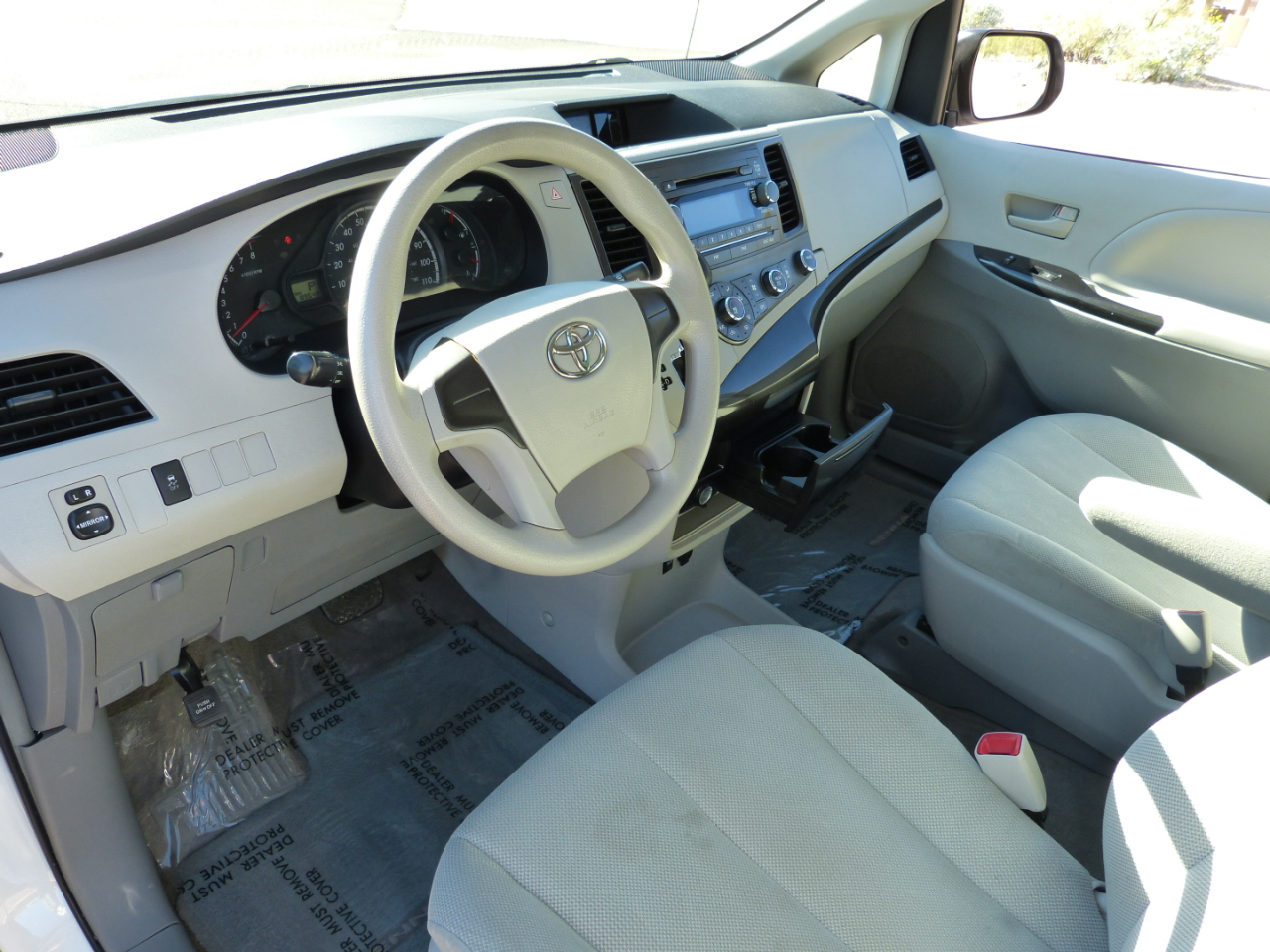 Toyota Sienna FWD 7-Passenger V6 2013