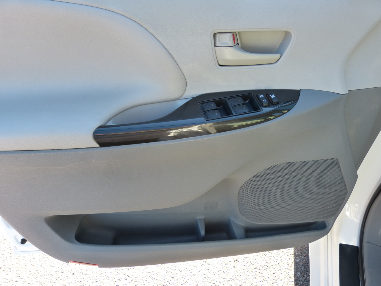 Toyota Sienna FWD 7-Passenger V6 2013