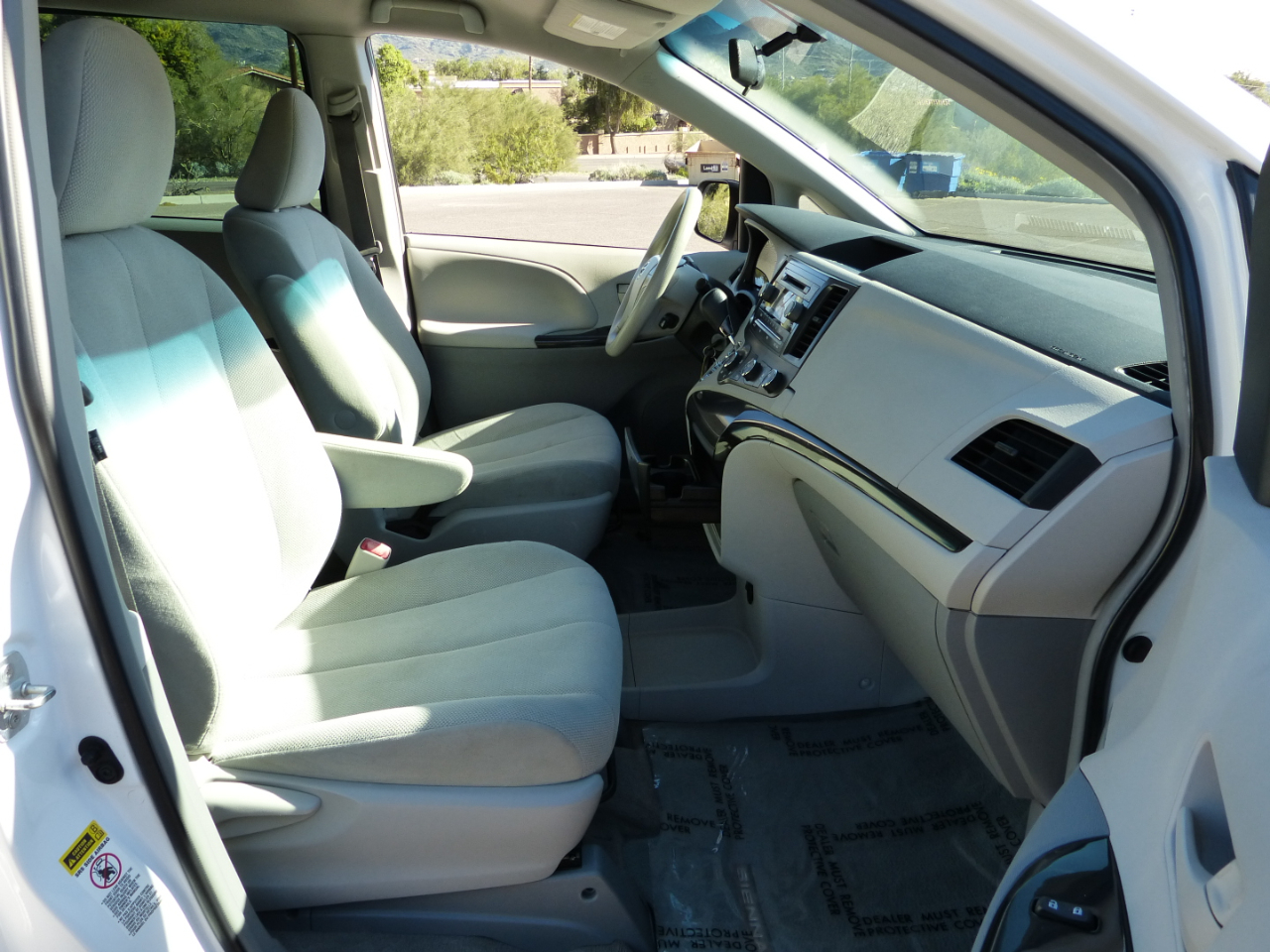 Toyota Sienna FWD 7-Passenger V6 2013