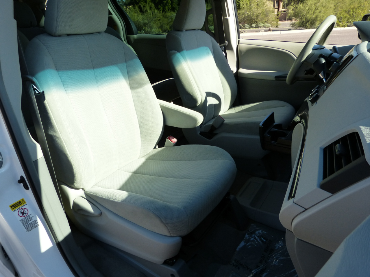 Toyota Sienna FWD 7-Passenger V6 2013