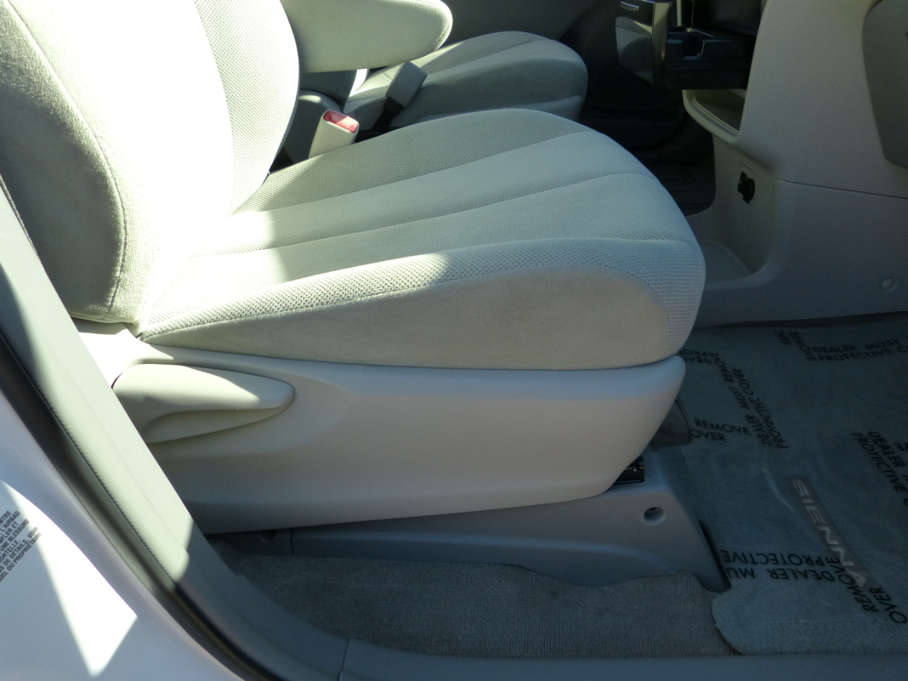 Toyota Sienna FWD 7-Passenger V6 2013