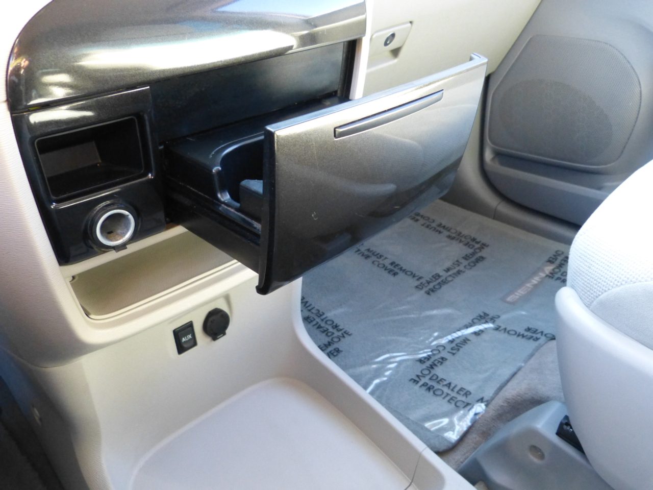 Toyota Sienna FWD 7-Passenger V6 2013